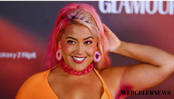 Megan Crabbe, a figure in body positivity, pinked her underarm hair.